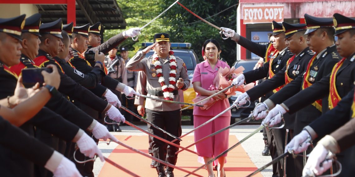 Tradisi Welcome Dan Farewell Parade Iringi Pisah Sambut Kapolresta Barelang