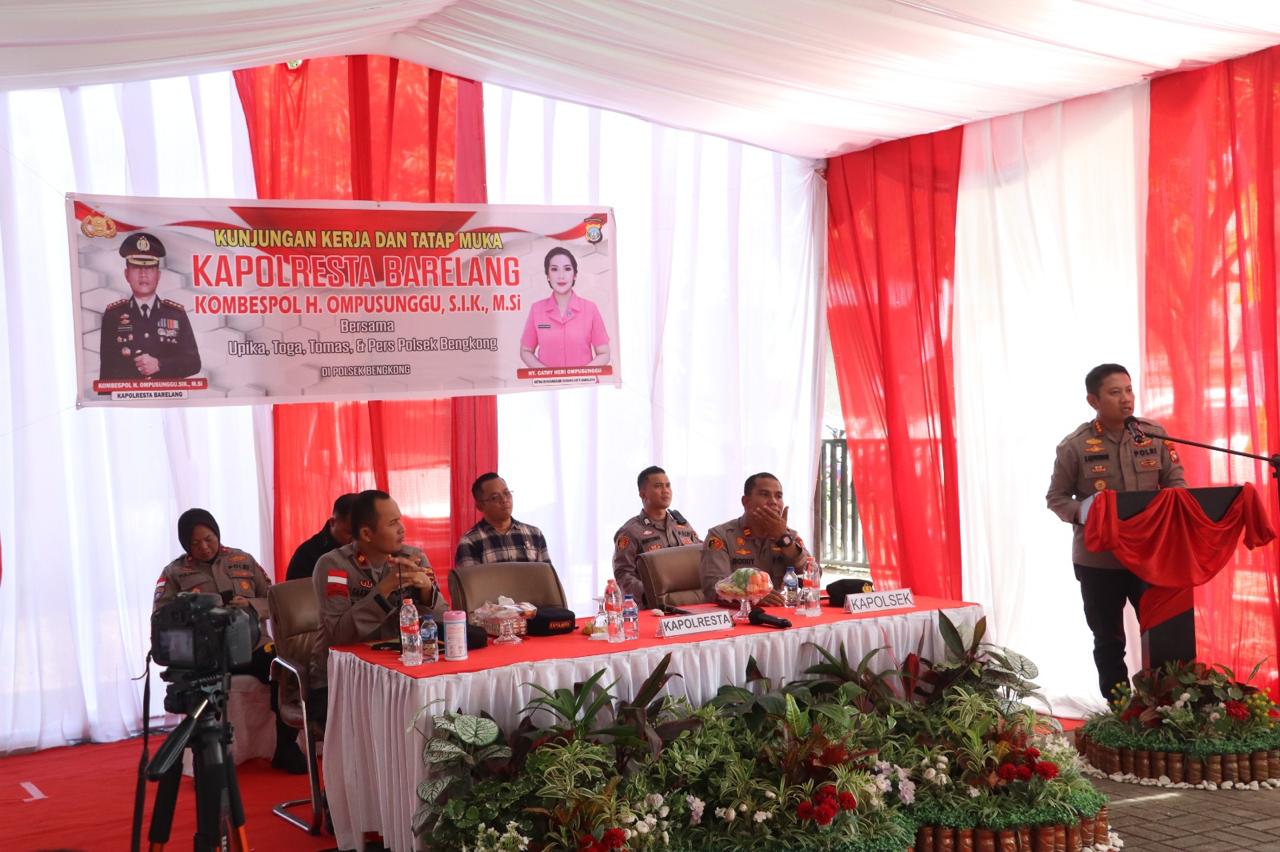 Kunjungi Polsek Bengkong, Kapolresta Barelang Motivasi Personil Agar Semangat Menjalankan Tugas Negara, Siapapun yang Melapor Layani dengan Baik