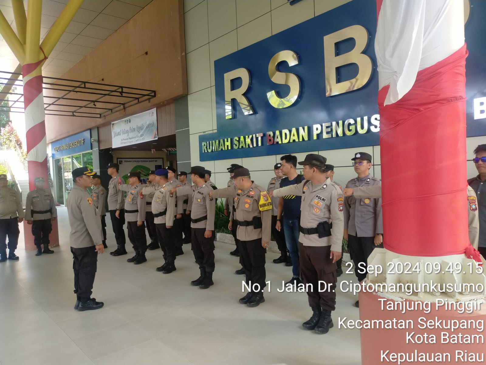Polresta Barelang Laksanakan Pengamanan Hari Terakhir Tahapan Pemeriksaan Kesehatan Pasangan Calon Kepala Daerah di RSBP Batam