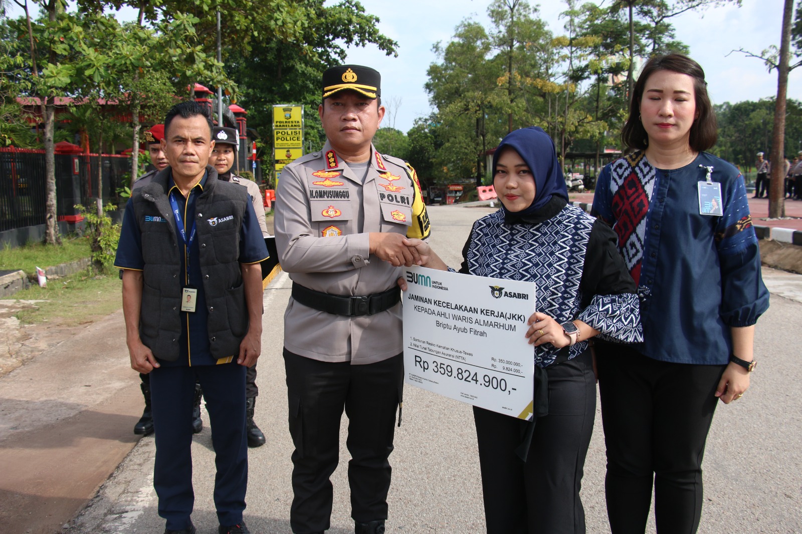 Kapolresta Barelang Pimpin Upacara Kesadaran Nasional dan Pemberian  Jaminan Kecelakaan Kerja Personil Polresta Barelang
