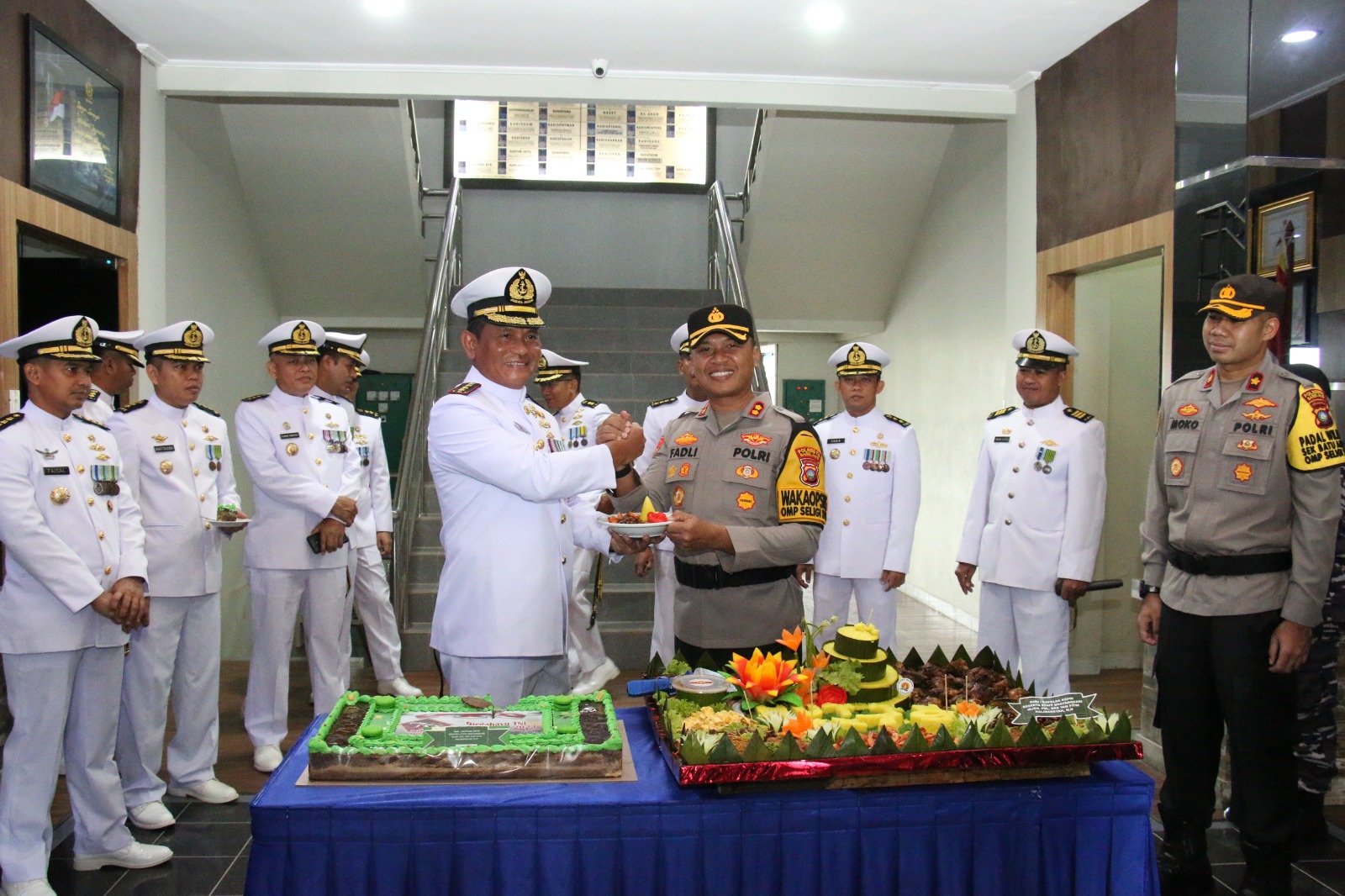Polresta Barelang  Kunjungi Markas TNI Lantamal IV Berikan Ucapan Selamat HUT TNI Ke-79
