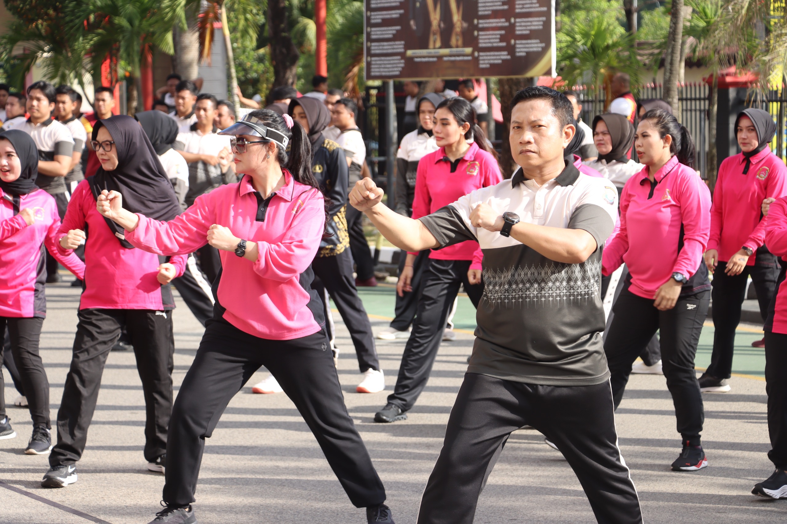 Jaga Kesehatan Tubuh, Polresta Barelang Laksanakan Olahraga Bersama Bhayangkari