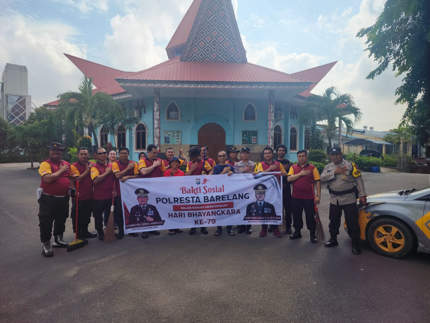 Polsek Batam Kota Gelar Bakti Sosial Gotong Royong Sambut HUT Bhayangkara ke-79
