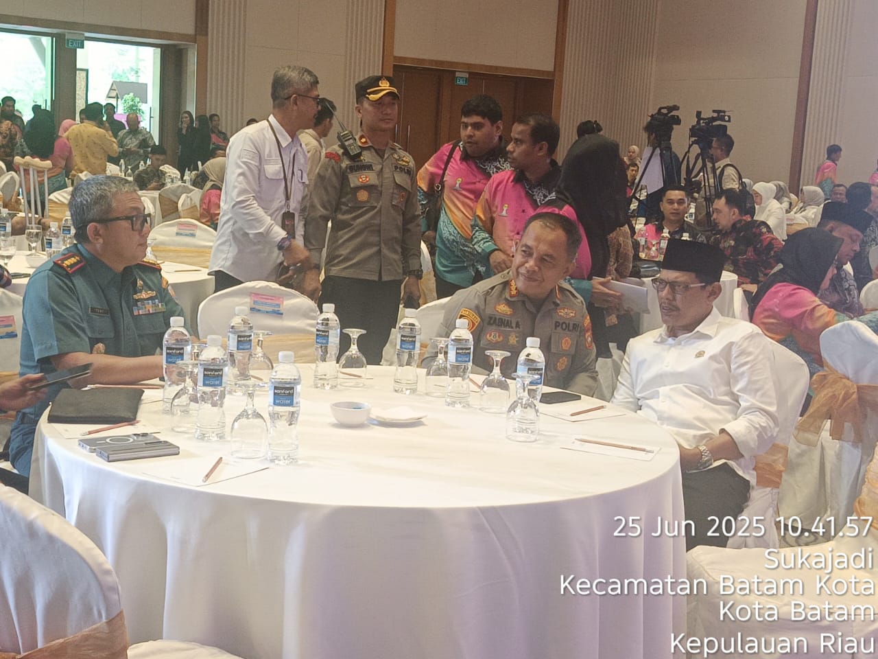 Polsek Batam Kota Laksanakan Pengamanan Musda VII HIPMI Kepri di Hotel Radisson Batam