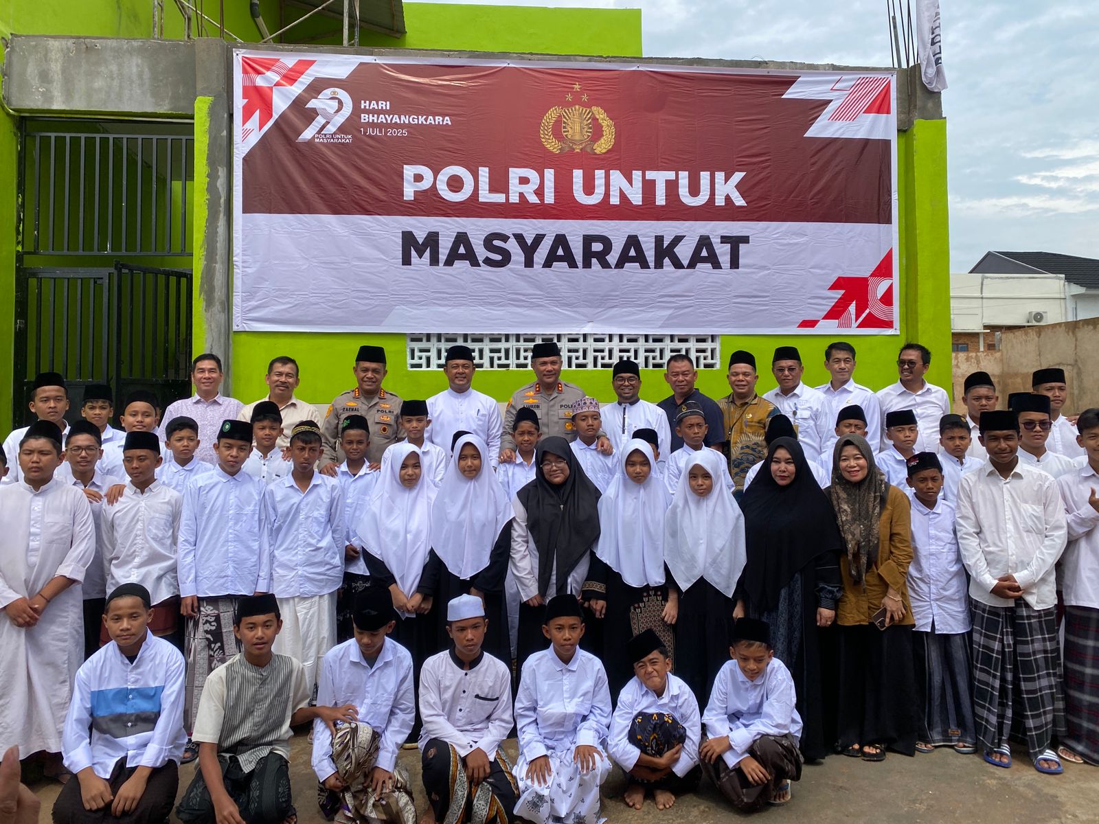 Kapolresta Barelang Hadiri Penyerahan Tandon Air dan Peresmian Sanitasi Ponpes Daarul Hikam Batam