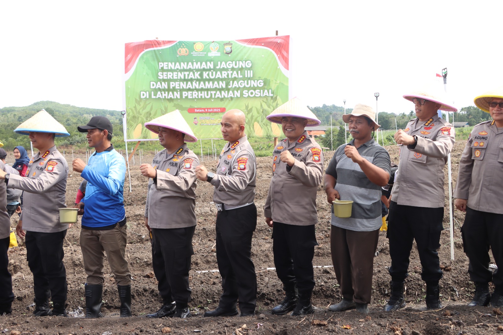 Kapolresta Barelang Hadiri Penanaman Jagung Serentak di Rempang Cate Dukung Ketahanan Pangan