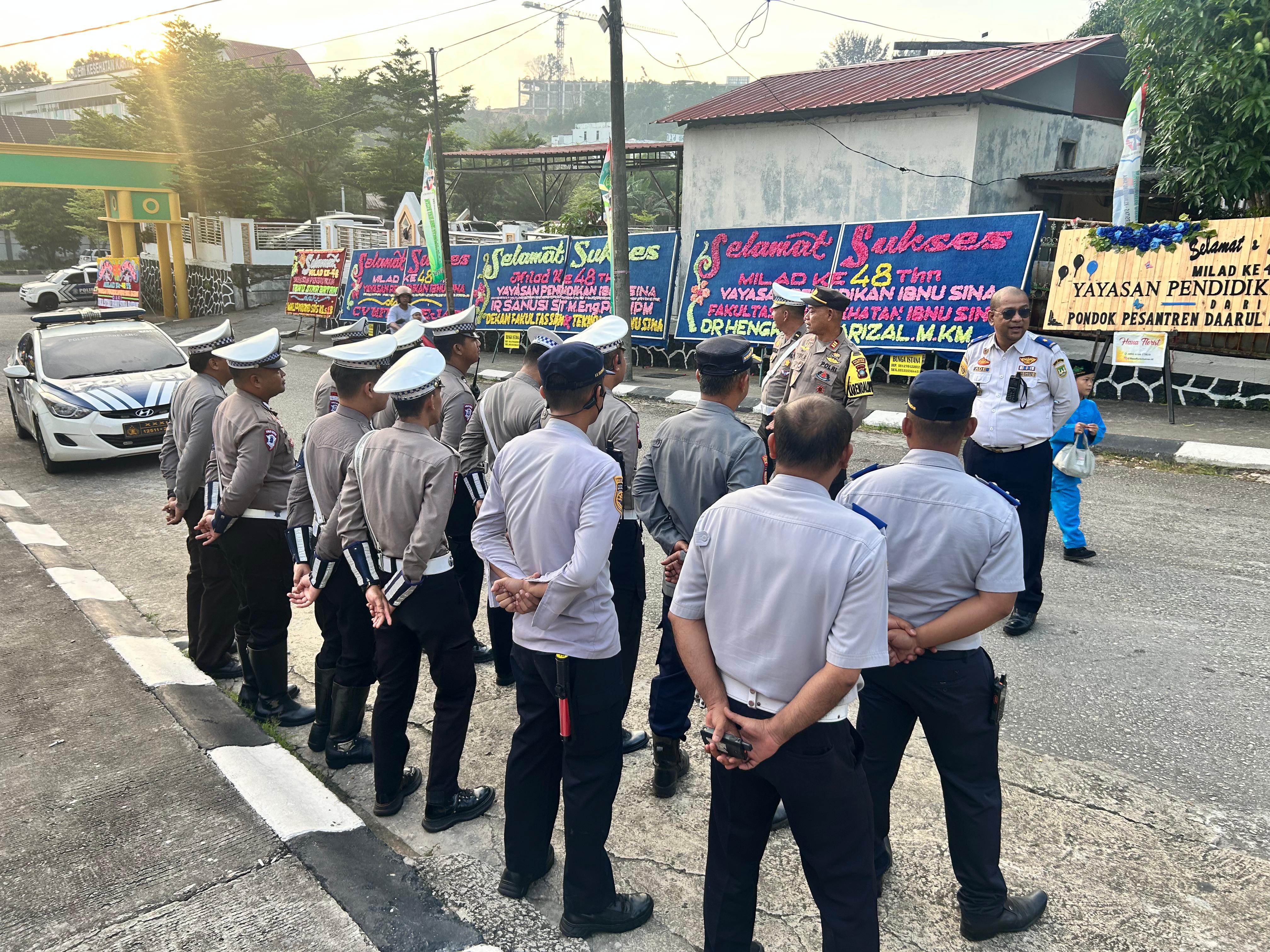 Polresta Barelang Laksanakan Pengamanan Pawai Budaya Perayaan Milad Yayasan Ibnu Sina Batam Ke-48